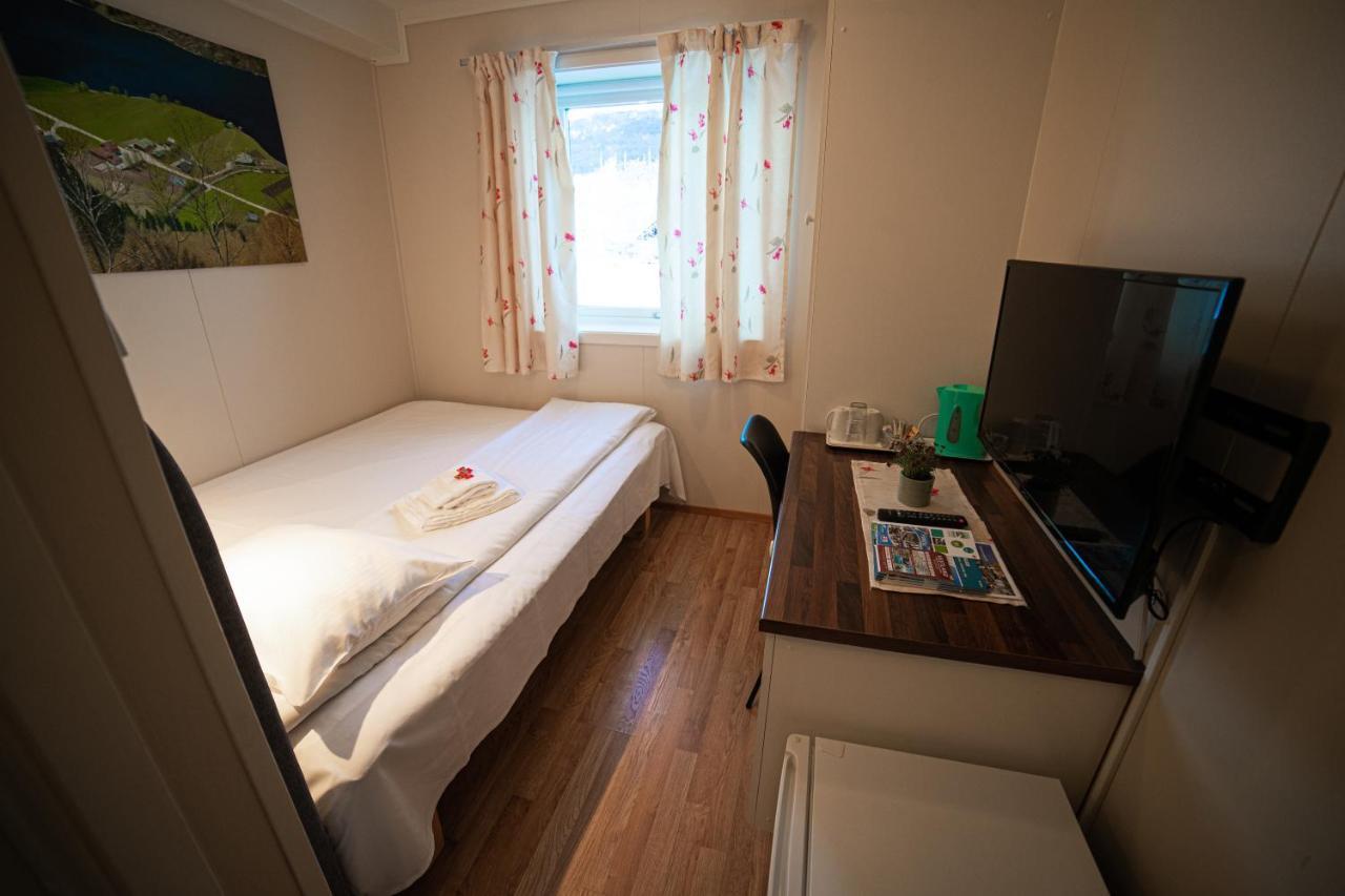 Forde Gjestehus Og Camping Esterno foto