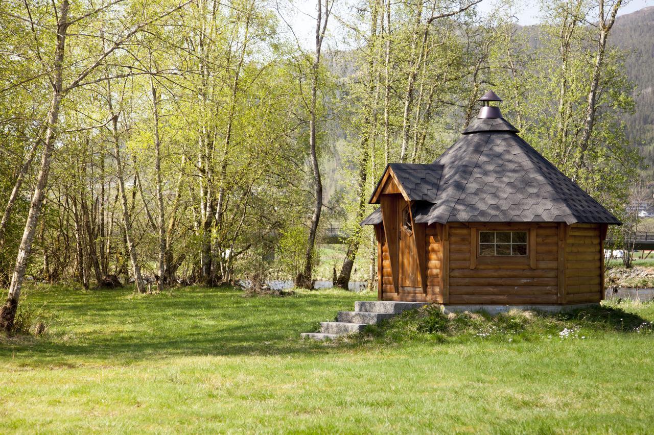 Forde Gjestehus Og Camping Esterno foto