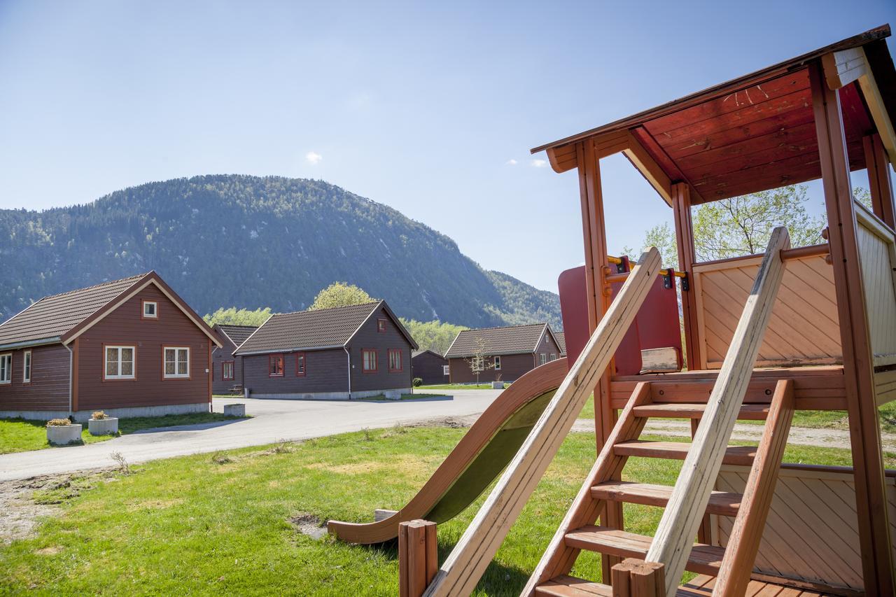 Forde Gjestehus Og Camping Esterno foto