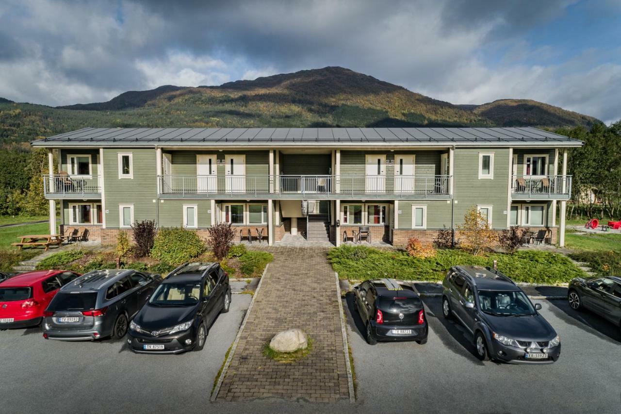 Forde Gjestehus Og Camping Esterno foto