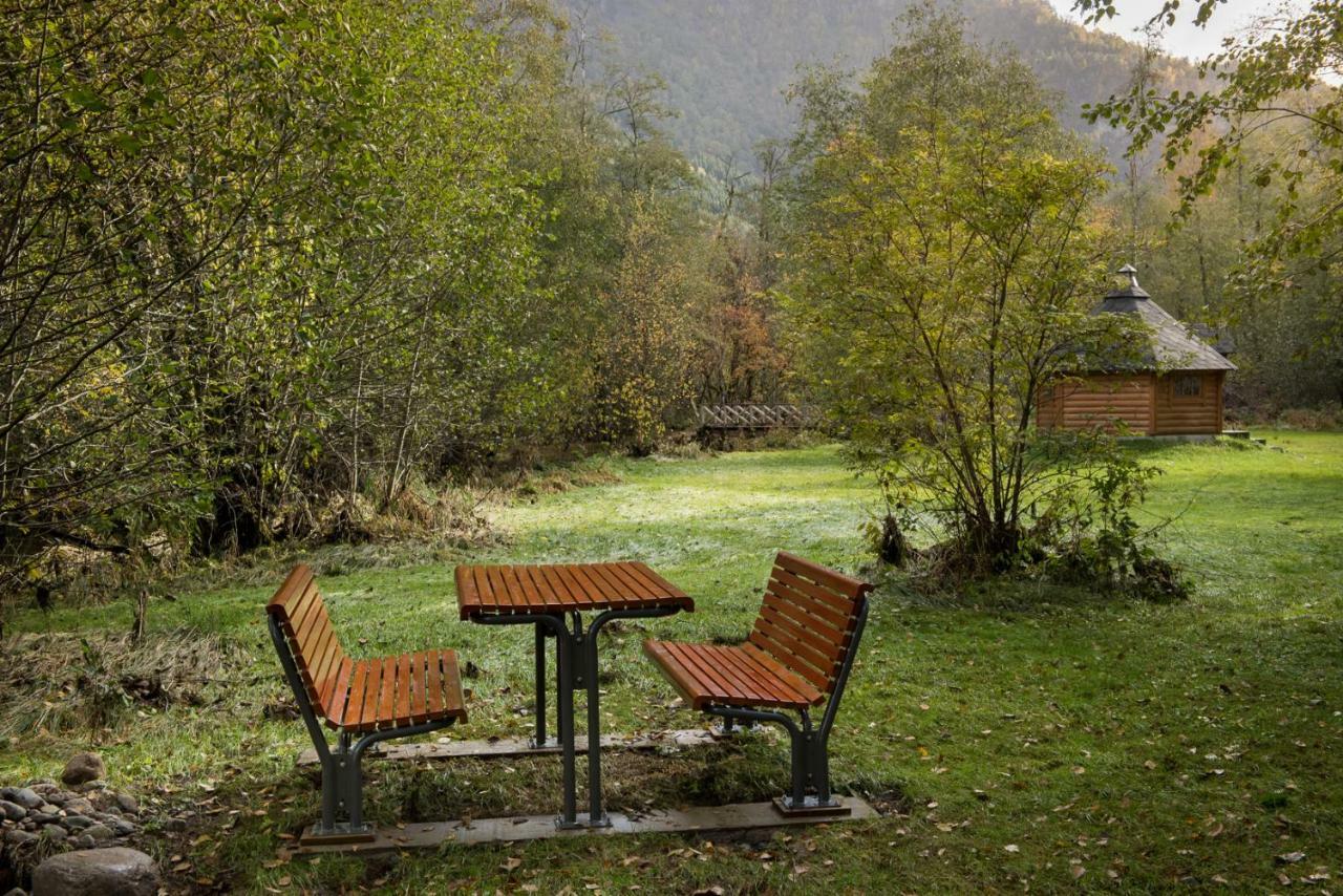 Forde Gjestehus Og Camping Esterno foto